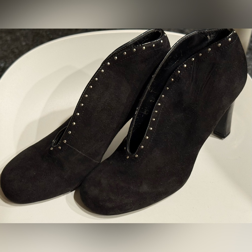 Franco Sarto Elegant Suede Boots, size 7.5